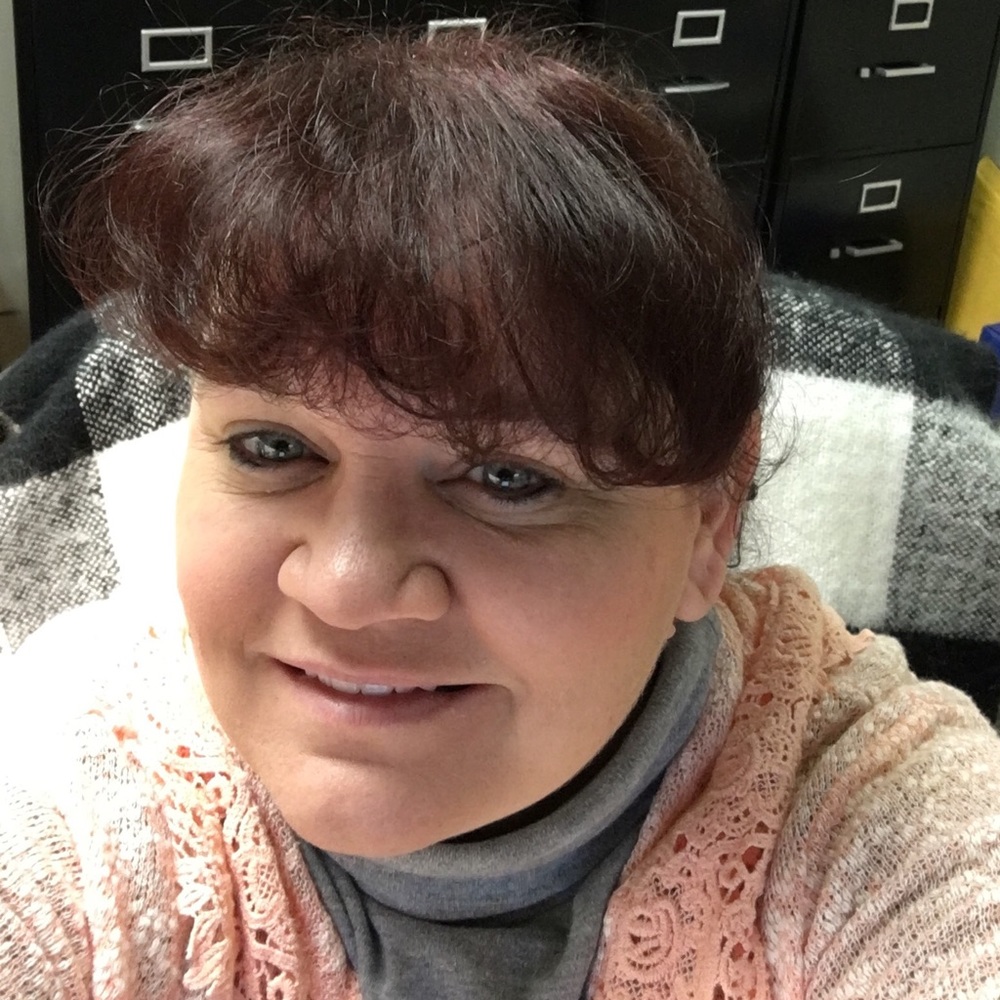 Meet your Posher, Elaine